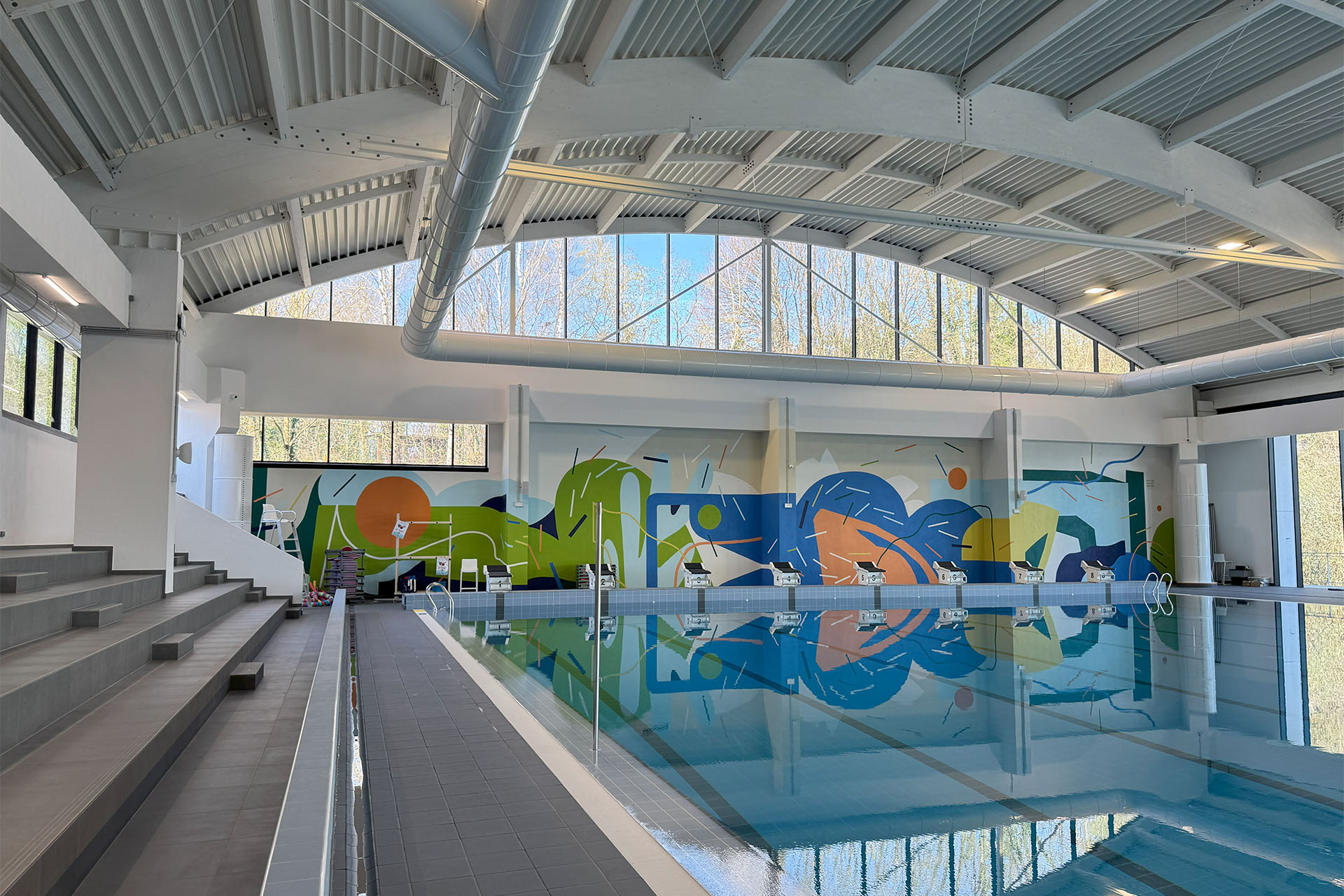 Salle polyvalente - Ledwall intérieur Haute Qualité 135 pouces ( Image = 301x179cm )