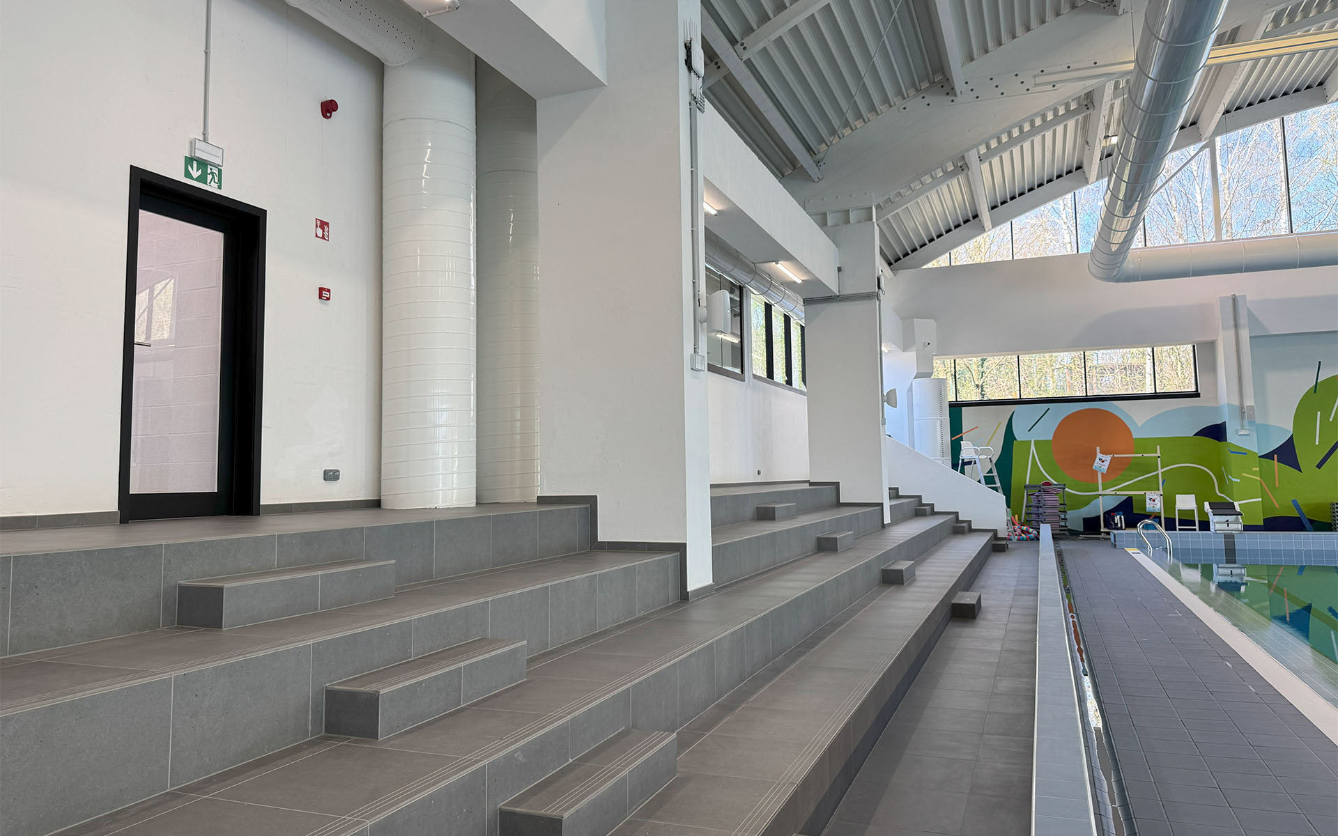Salle polyvalente - Ledwall intérieur Haute Qualité 135 pouces ( Image = 301x179cm )