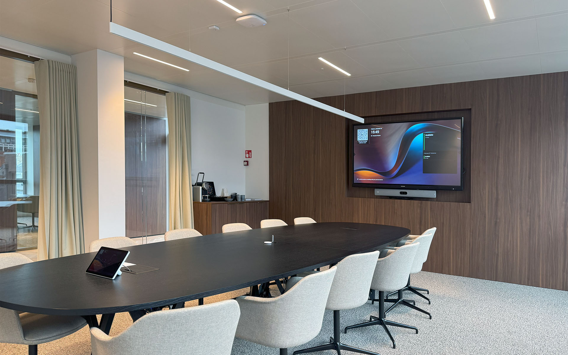 Salle polyvalente - Ledwall intérieur Haute Qualité 135 pouces ( Image = 301x179cm )