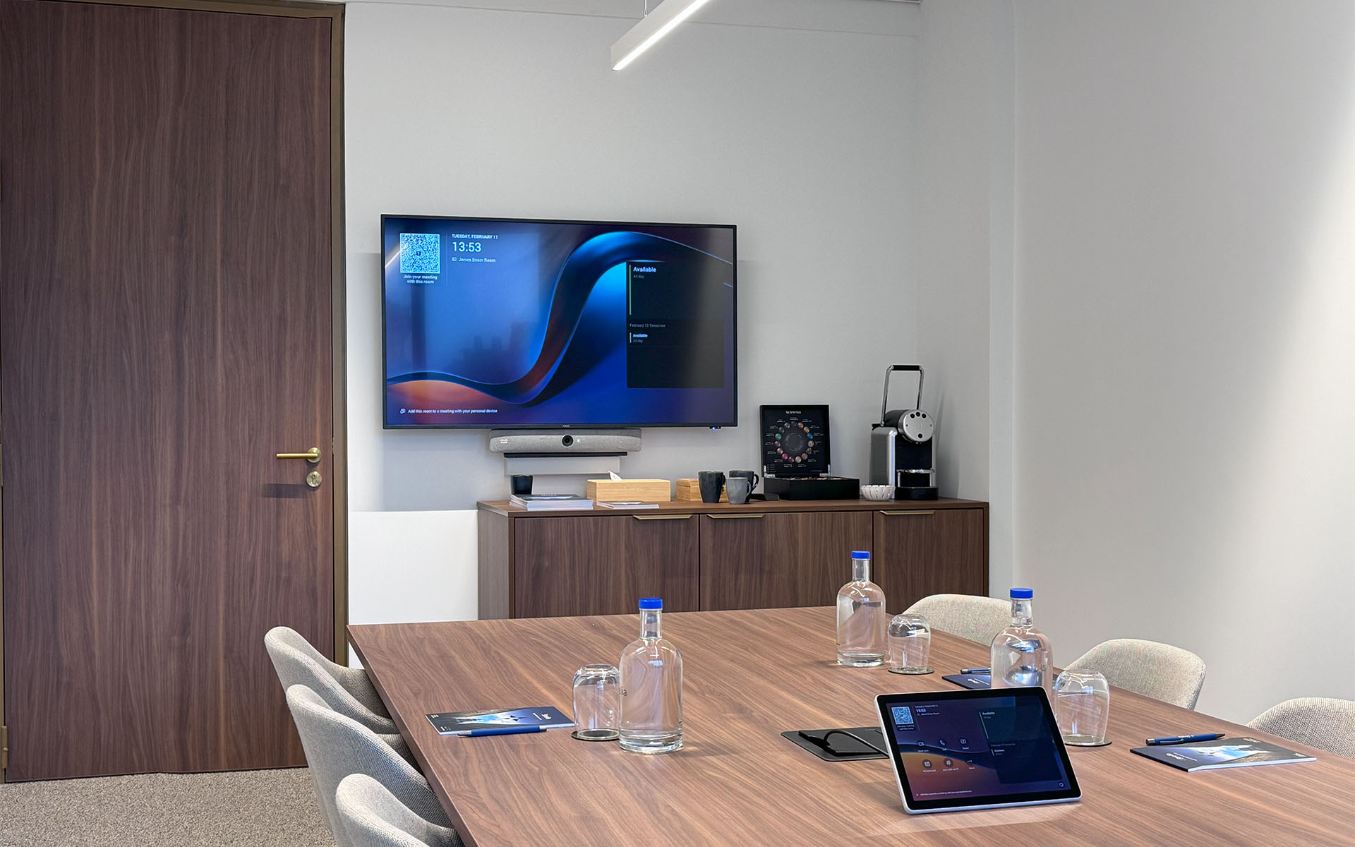 Salle polyvalente - Ledwall intérieur Haute Qualité 135 pouces ( Image = 301x179cm )